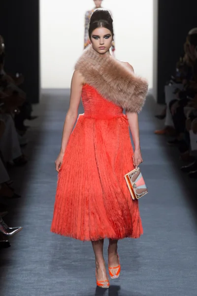 Look 3
